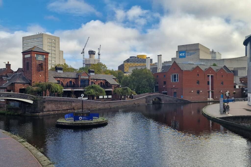 2 Bedroom Apartment Central Birmingham City Centre Exteriör bild